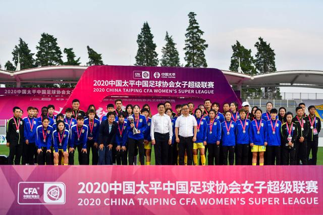 罗马诺：达尼洛是被推荐给曼联的，而科内是曼联主动去联系的